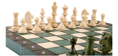 The Green And Black Magnetic chess set